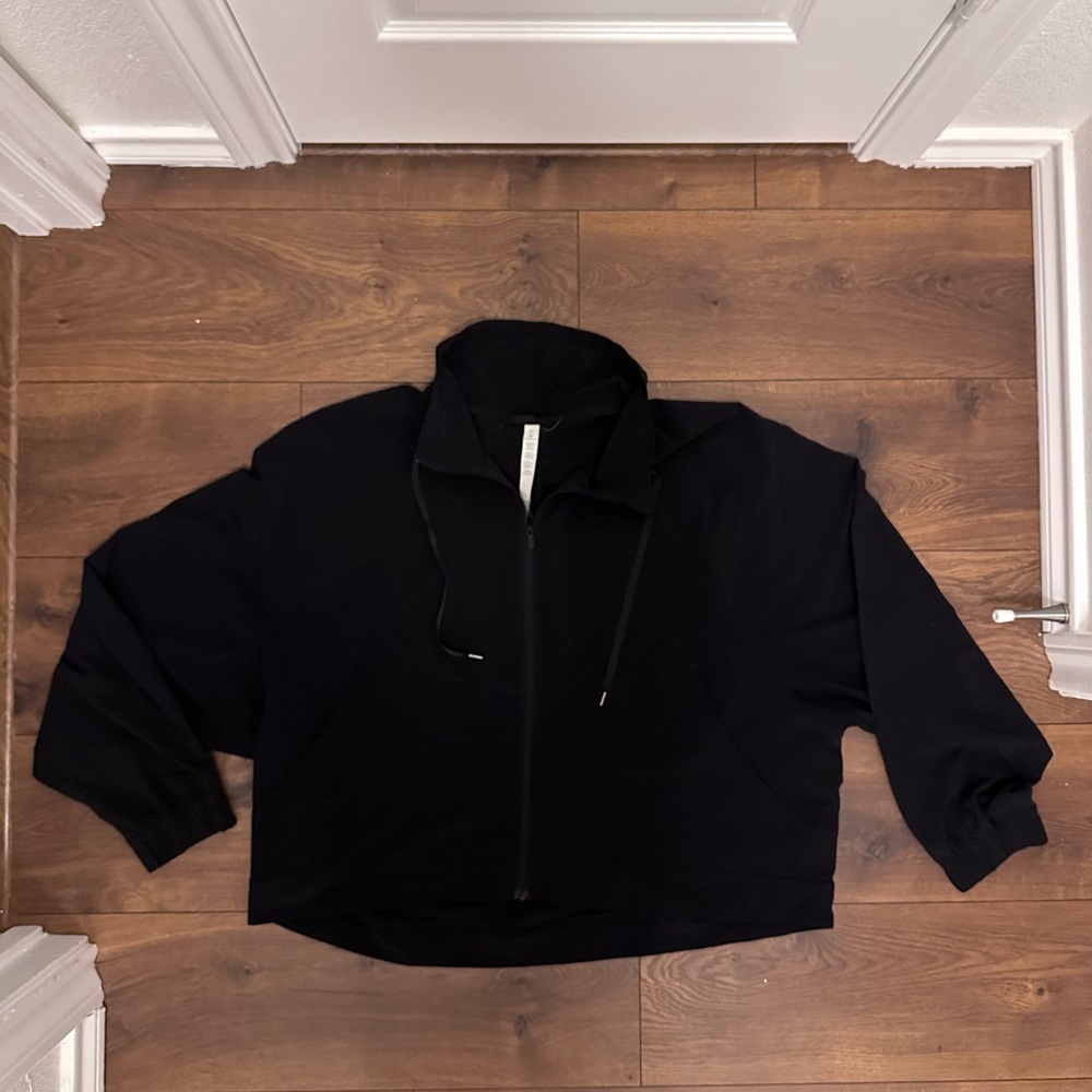 Lululemon Light weight cropped jacket